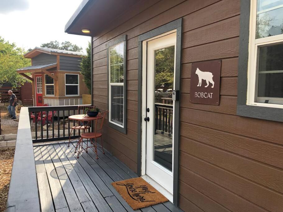 The Bobcat Cabin - The Cabins At Rim Rock Austin Eksteriør billede